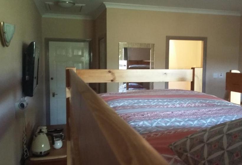 Family Room Bed & Breakfast 10