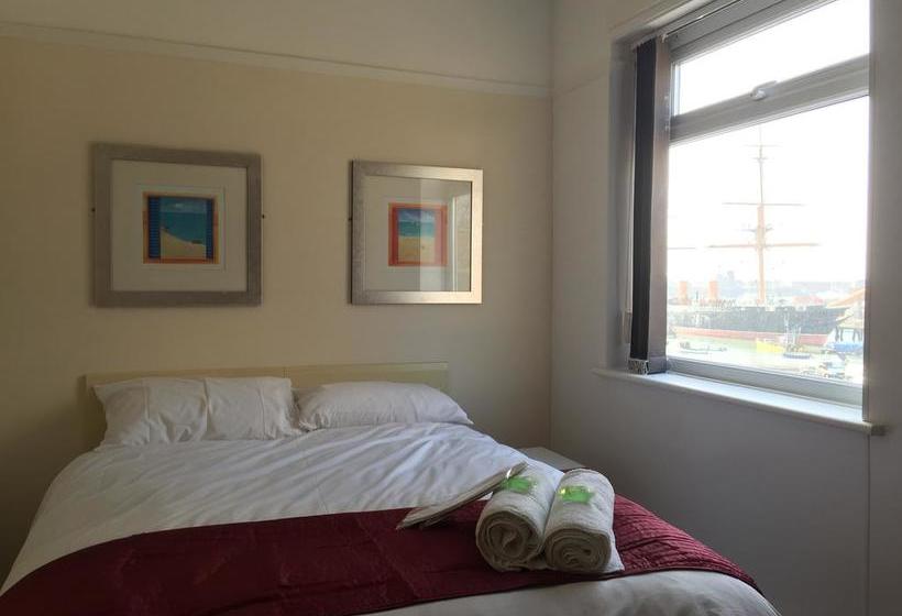 Bed and Breakfast Lady Hamilton 3