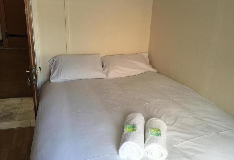 Bed and Breakfast Lady Hamilton 5