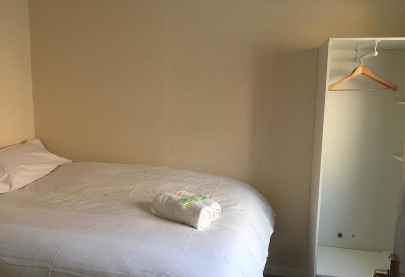 Bed and Breakfast Lady Hamilton 6