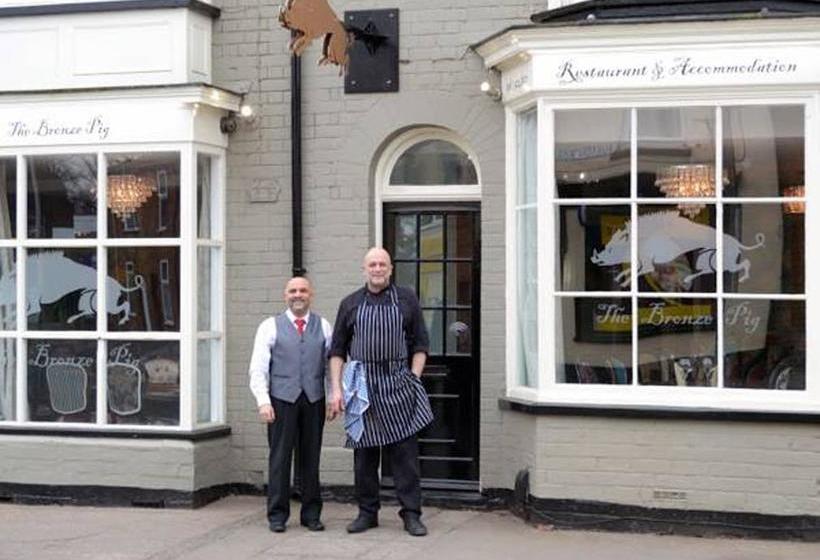 Hotel The Bronze Pig