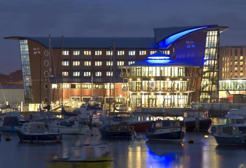Hotel Rnli College 15