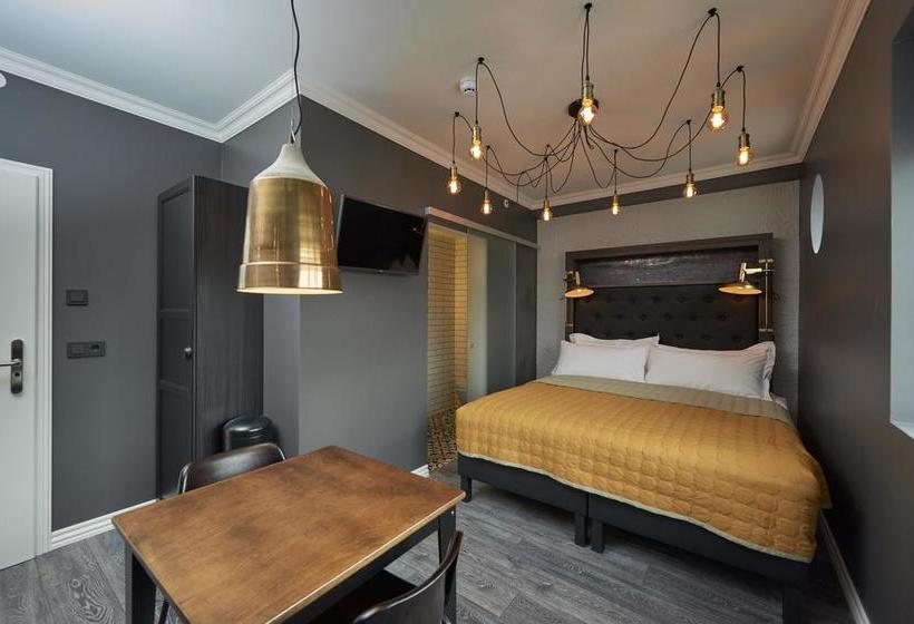 Hotel 105  A Townhouse