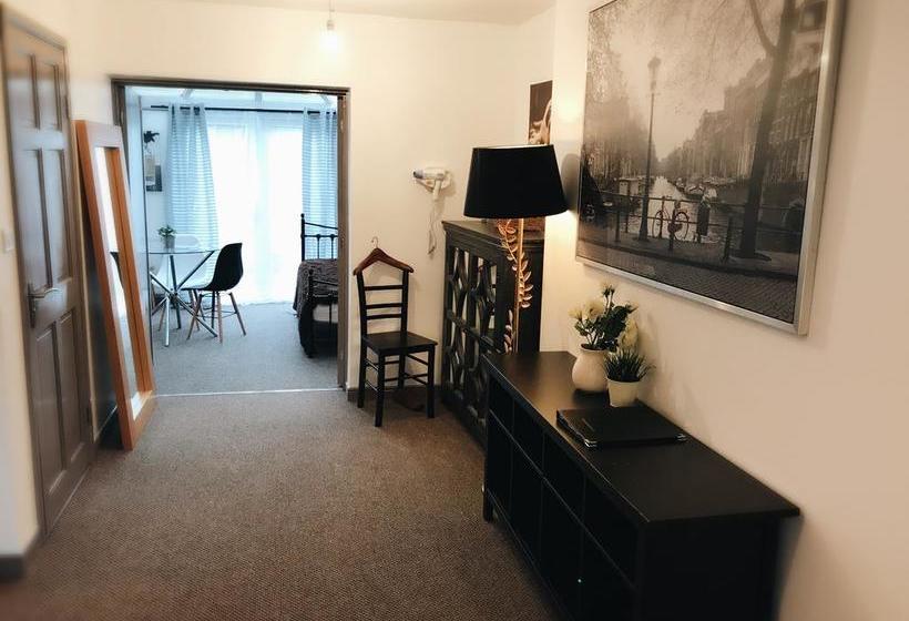 Bed and Breakfast Hills House 5