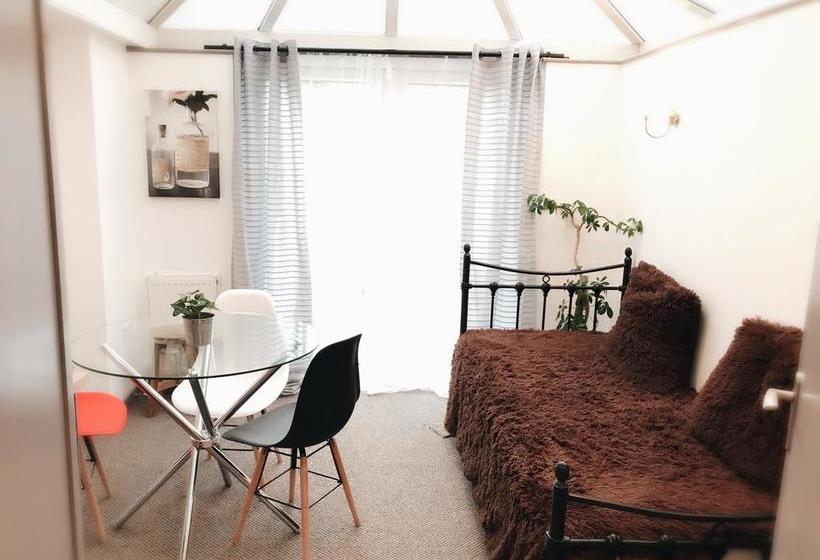 Bed and Breakfast Hills House 8