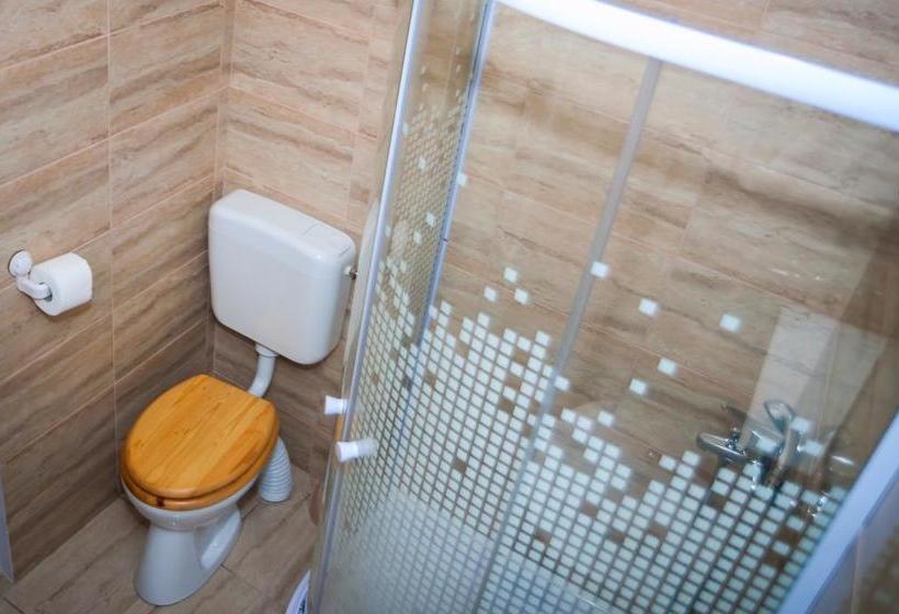 Hotel Dumbrava Minunata 5