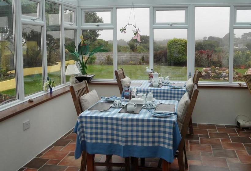 Bed and Breakfast Monterey Pines 10