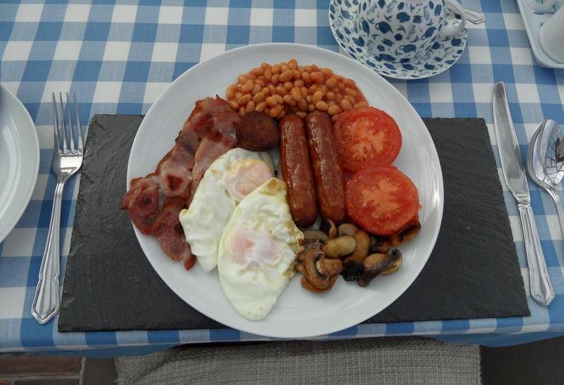 Bed and Breakfast Monterey Pines 12