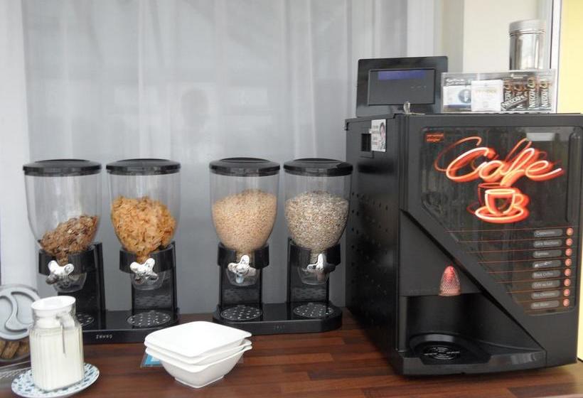 Bed and Breakfast Monterey Pines 13