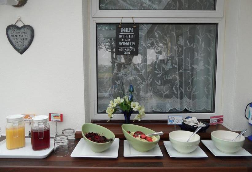 Bed and Breakfast Monterey Pines 14