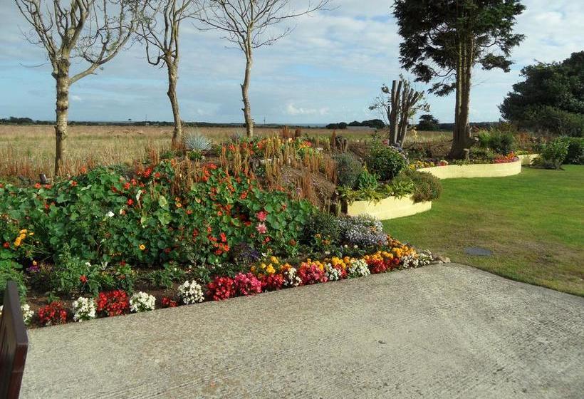 Bed and Breakfast Monterey Pines 4