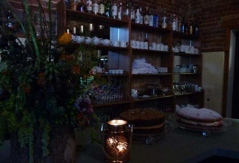 Willow Barn Hotel & Restaurant 13