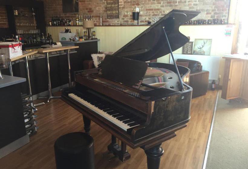 Willow Barn Hotel & Restaurant 2