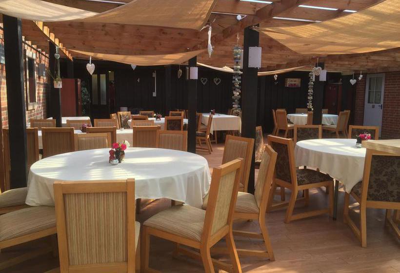 Willow Barn Hotel & Restaurant 8