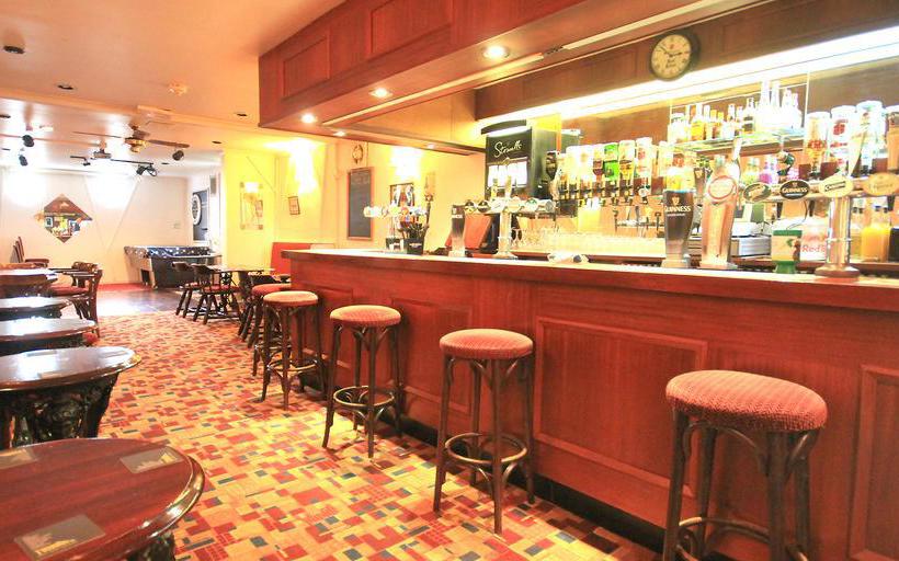 Godolphin Arms Hotel 12