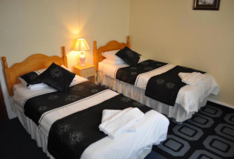 Godolphin Arms Hotel 5