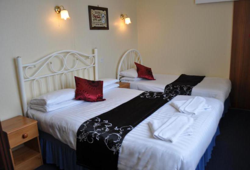 Godolphin Arms Hotel 8