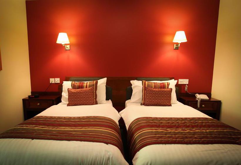 Clan Macduff Hotel 11