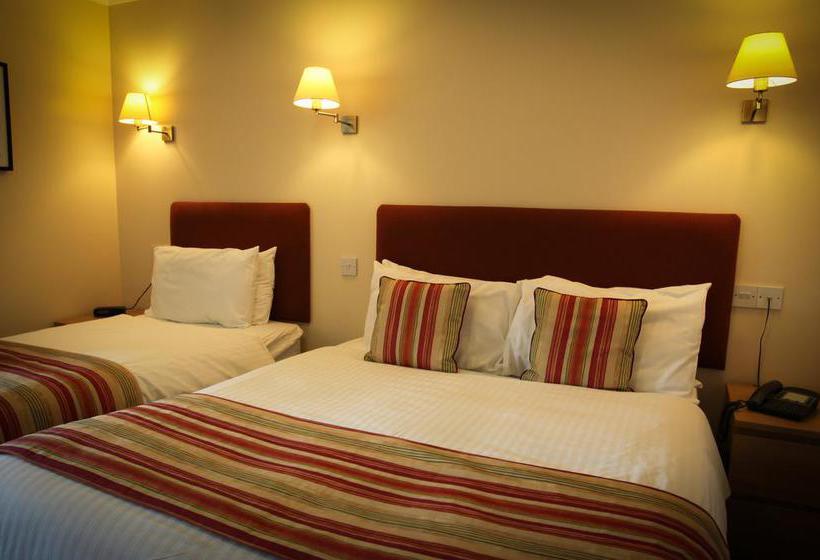 Clan Macduff Hotel 15