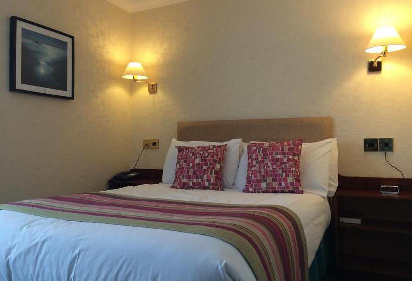 Clan Macduff Hotel 16