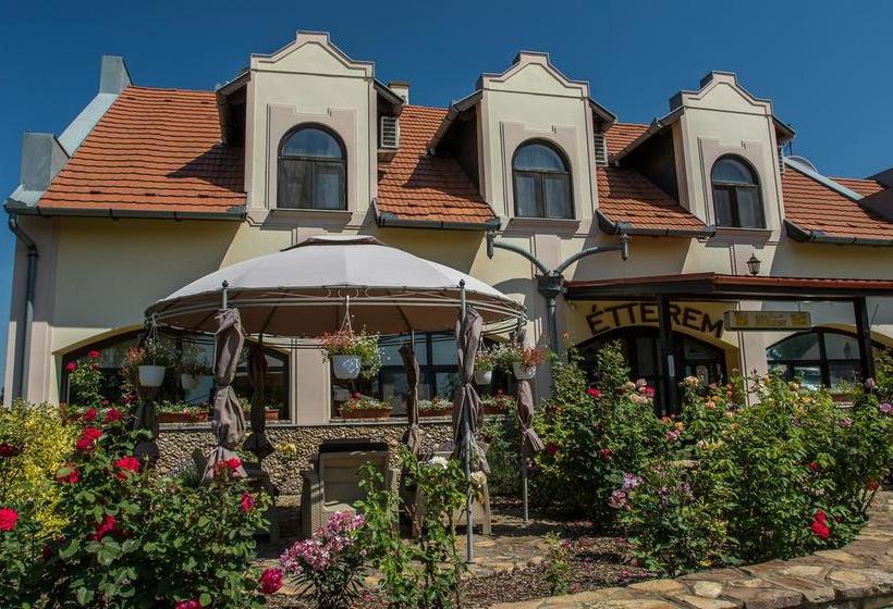 Bed and Breakfast Garden Vendégház Makó