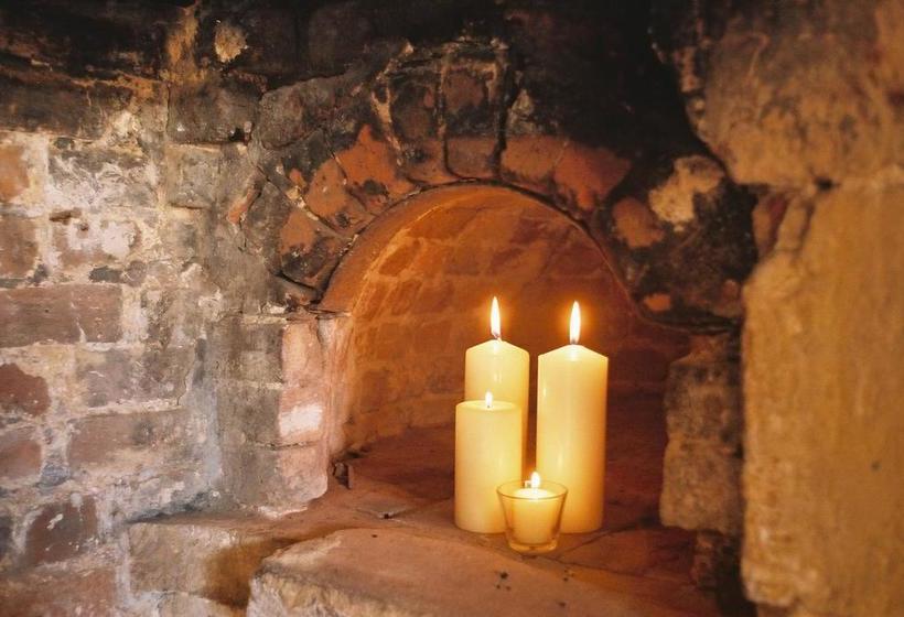 Bed and Breakfast Tudor Cottage Frampton 10