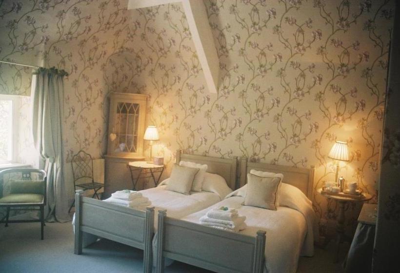 Bed and Breakfast Tudor Cottage Frampton 4