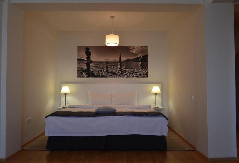 Hotel Korall Central Suites & Apartments