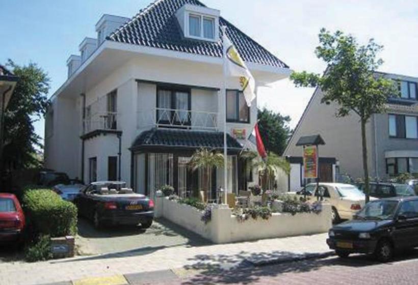 Hotel & Pension Villa Tanahlot