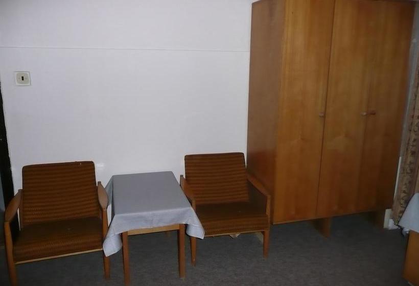 Ostello Chata Jit Enka 6