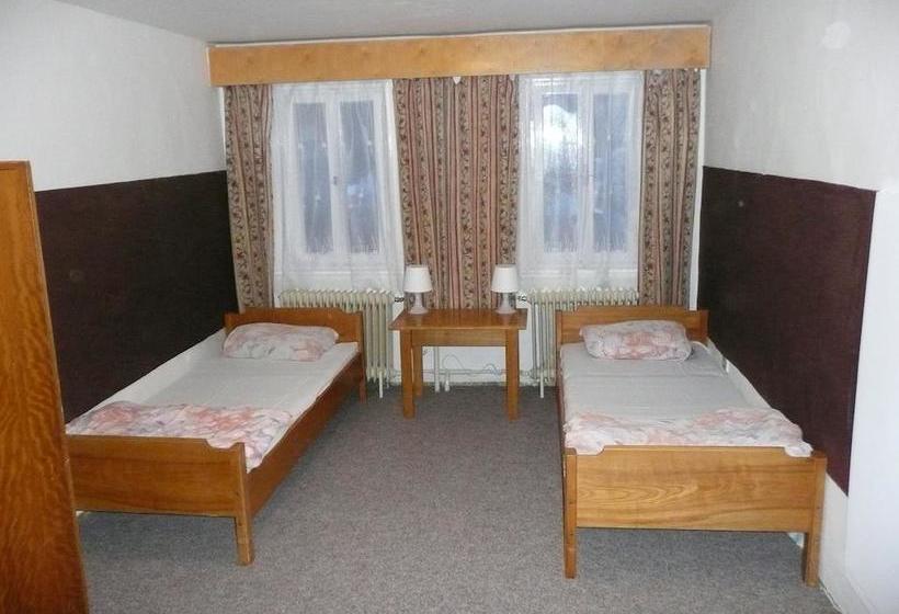 Ostello Chata Jit Enka 7