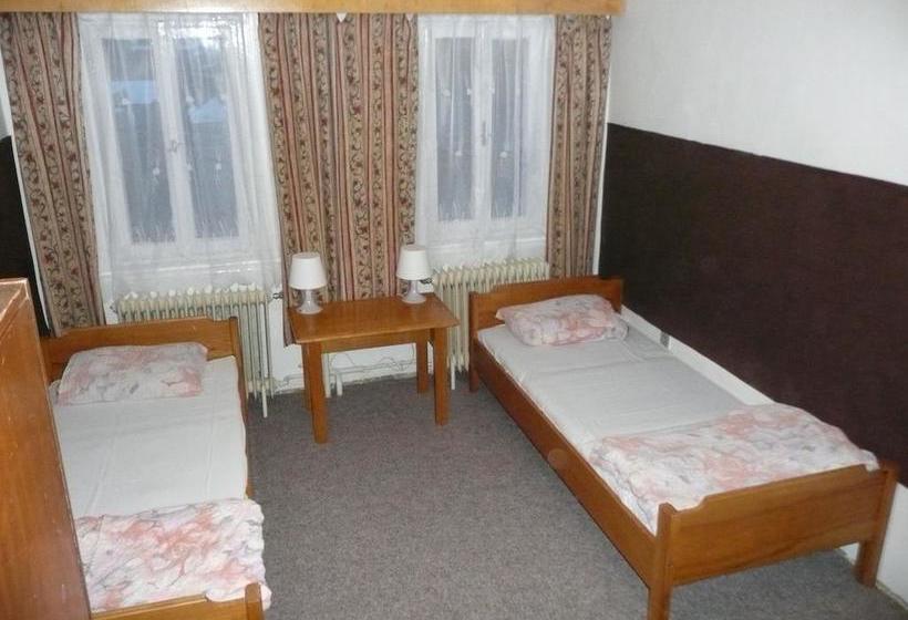 Ostello Chata Jit Enka 8