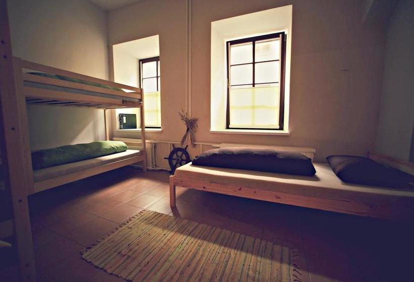 Hostel Jimmy Jumps House