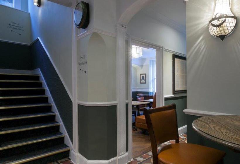 Hotel The Greyhound Wetherspoon 8