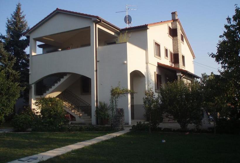 Hostel Guest House Lidija