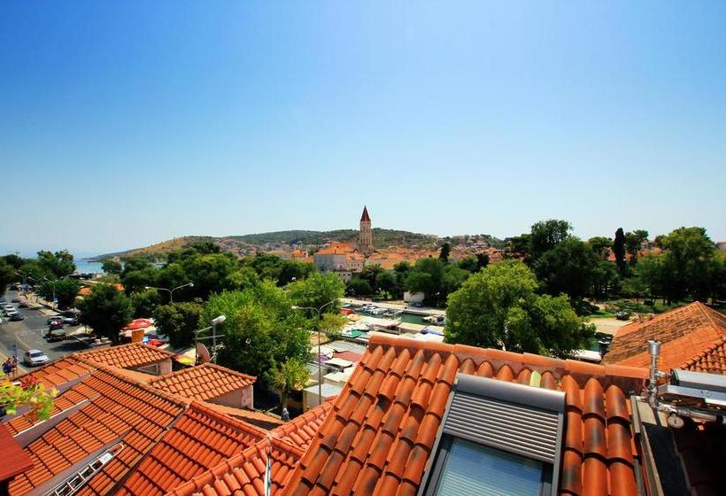 Hotel Villa Kampanel