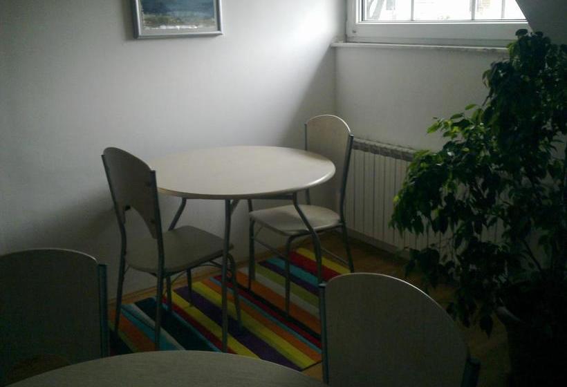 Pensión Apartment & Rooms Miboti 18