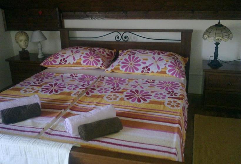 Pensión Apartment & Rooms Miboti 20