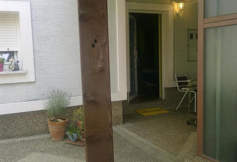 Pensión Apartment & Rooms Miboti 3