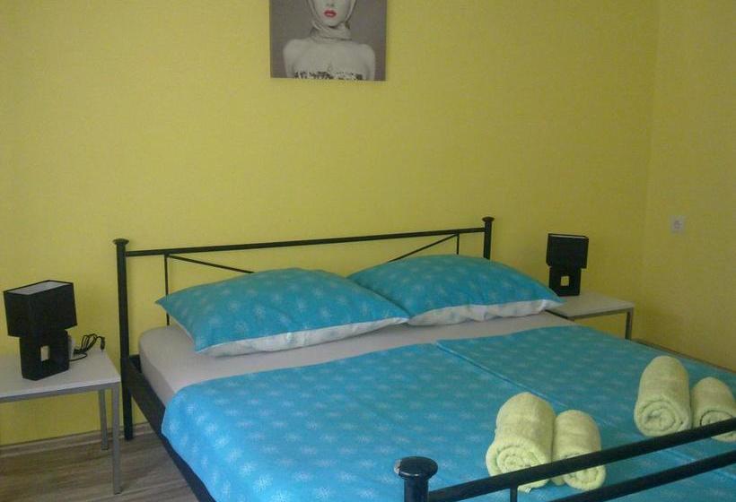 Pensión Apartment & Rooms Miboti 9