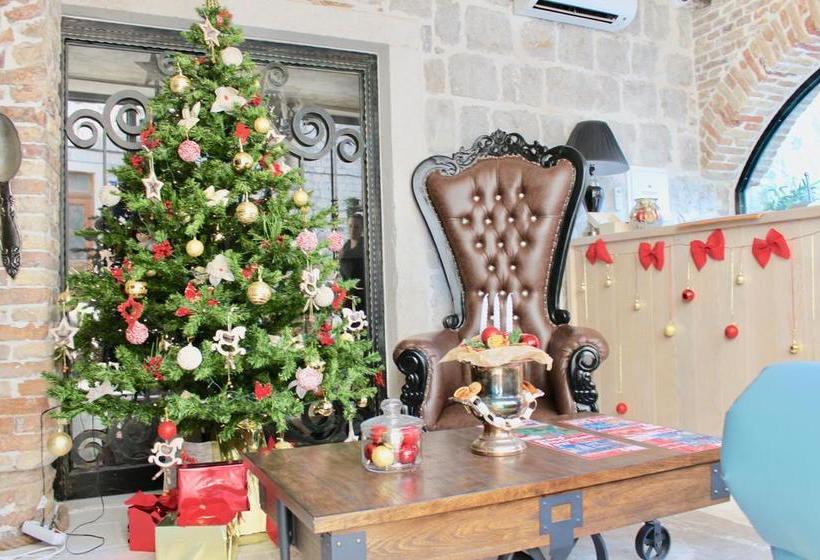 Hotel Heritage Palace Varo