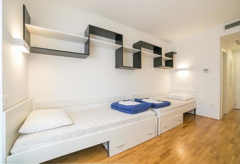 Hostal Rooms dr. Franjo Tudman