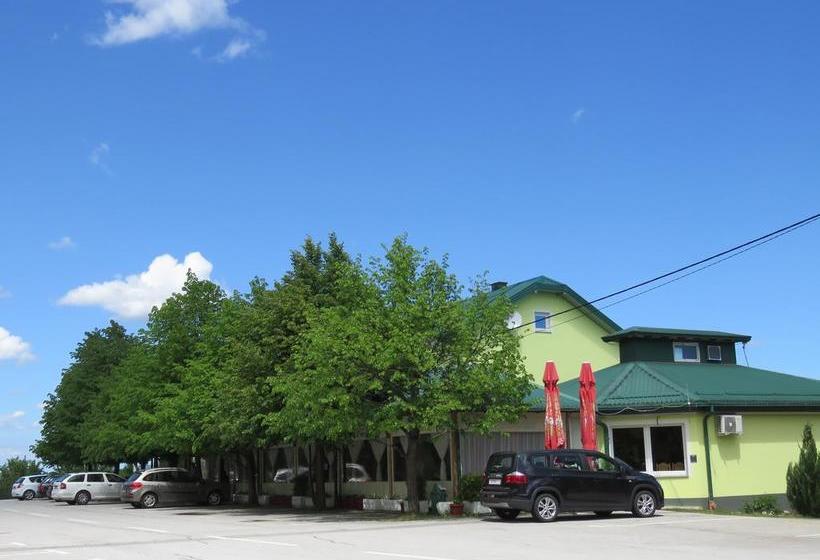 Bed and Breakfast Restaurant & Rooms Feniks 3