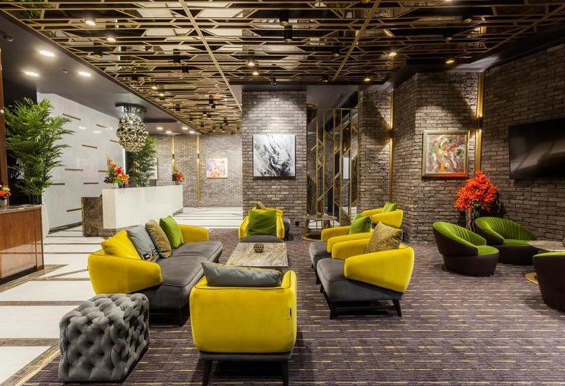 Hotel Platinia Luxury Suites