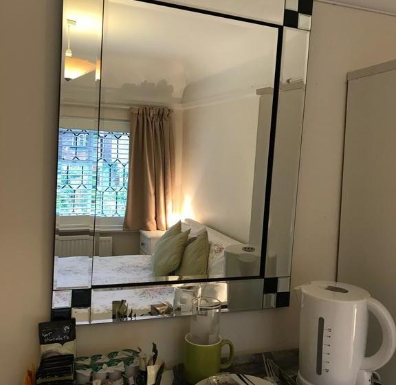 Forest Lodge Bed And Breakfast 11