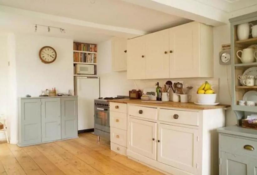 Bed & Breakfast No. 9 10