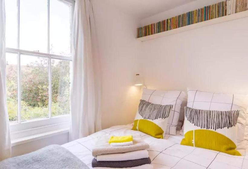 Bed & Breakfast No. 9 12