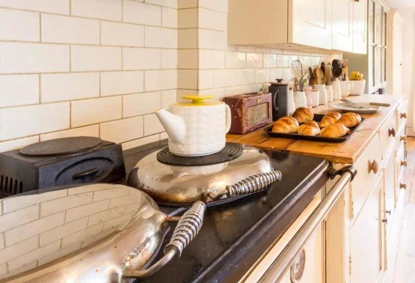 Bed & Breakfast No. 9 2