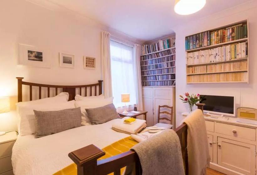 Bed & Breakfast No. 9 4