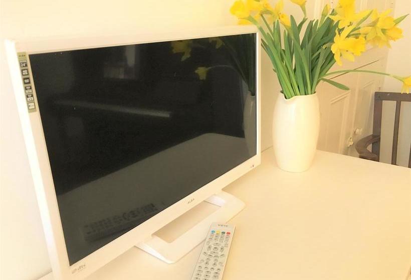 Bed & Breakfast No. 9 8